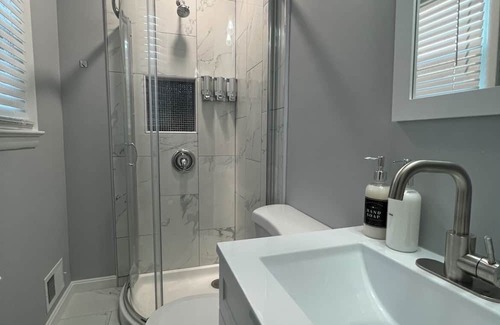 Walker Mill Casa | Spacious 5-bedroom house with driveway & backyard near DC and JB Andrews