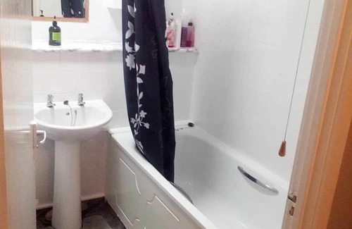 Dover Casa | Double bedroom located in a quiet place walking distance to seaside and town