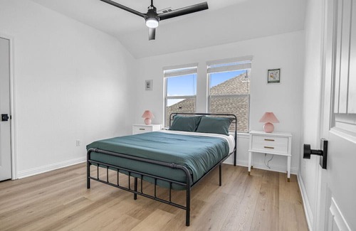 Georgetown Casa | Spacious high ceilings, a refreshing pool, and a BBQ area. Just 30 mins from Austin,