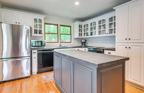 Merrillan Casa | Wisconsin Home w/Dock on Lake Arbutus!