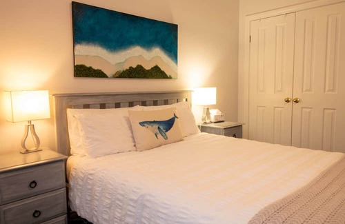 Pink Lake Casa | Enjoy a cosy country setting, starry nights and 5 minutes to the closest beach.
