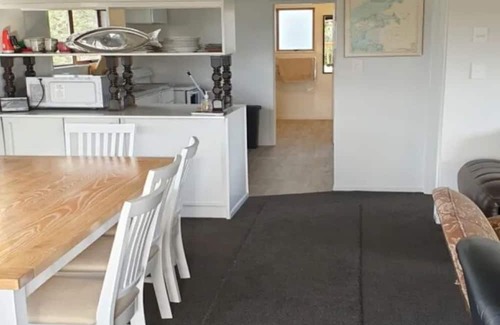 Cooks Beach Casa | Hosts on the Coast Holidays on Hardy