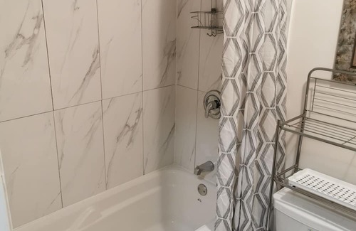 Bowmanville Casa | I'm Glad To Be Home Again Bowmanville - Ground Floor and Basement