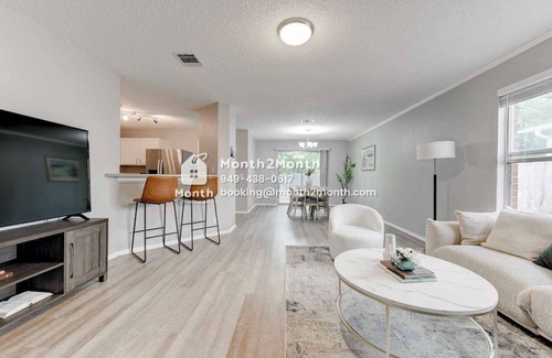 Hutto Casa | Canley Loop on Canley Lp #42147
