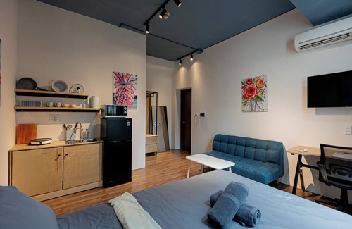 Phu Nhuan Apartamento | Tranquil "Amable Home" 7 minutes to Airport & Center / Free Laundry, Fast Wifi