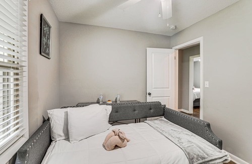Goose Creek Casa | Pet-Friendly Goose Creek Home: 19 Mi to Charleston