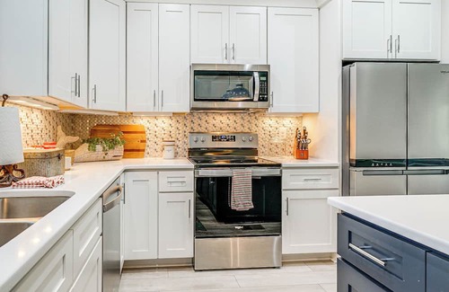 Myrtle Grove Casa | Dog-Friendly Wilmington Retreat ~ 7 Mi to Beach!