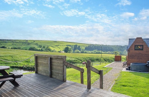 Colne Cabaña | The Tiny House is set within acres of rolling countryside.
