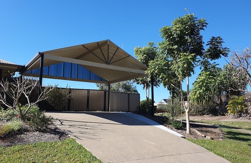 Narangba Apartamento | Narnie's Place with Breakfast - Relaxing Guesthouse; Bush, Creek, Walking Tracks