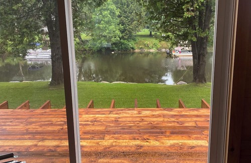 Burnt River Cabina | Newly renovated cozy cabin on beautiful river with great swimming and kayaking