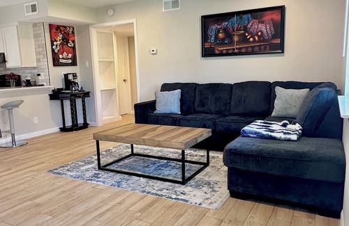 Wooten Apartamento | N Austin retreat minutes from Q2, The Domain and 15 min from Downtown Austin