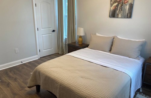 Moravia-Walther Casa | Close to all major universities and Hospitals in Baltimore. Perfect for family.