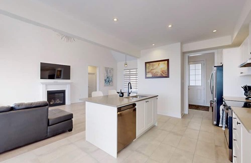 Carrying Place Casa | LAKEFRONT PARADISE - 6 BEDROOMS HAVEN WITH BREATHTAKING VIEWS!