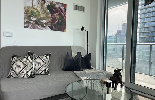 Vaughan Apartamento | Wonderland apartment in Vaughan