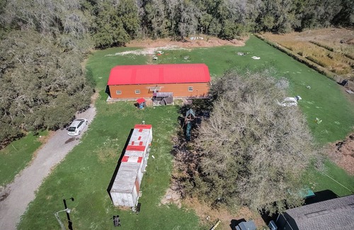 Spring Hill Casa | 🐓Your cozy RV PARK retreat! Nature, play & chickens - who could ask for more?!
