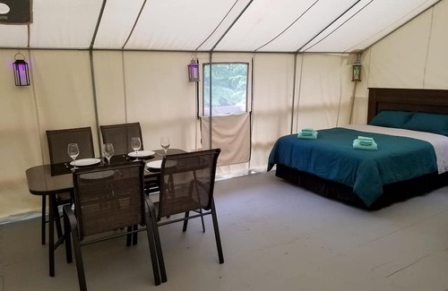 Salmon Arm Cabina | Glow, a canvas cottage with lake views and lake access. Glamping at its finest.