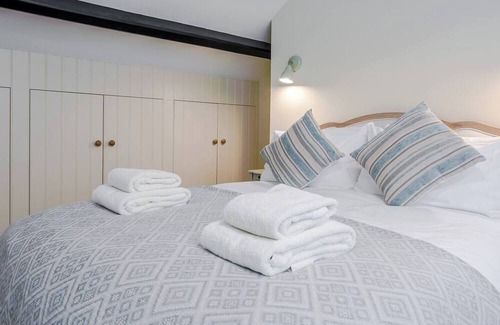 Patrixbourne Casa | Pass the Keys | ★Walnut Tree Cottage★ Huge garden near Canterbury