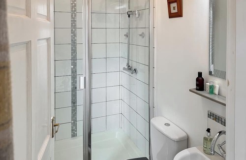 Leeming Bar Cabaña | 1 bedroom accommodation in Leeming Bar, near Northallerton