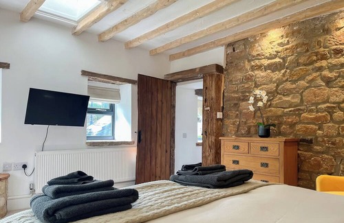 Alfreton Cabaña | 1 bedroom accommodation in Shirland, near Alfreton
