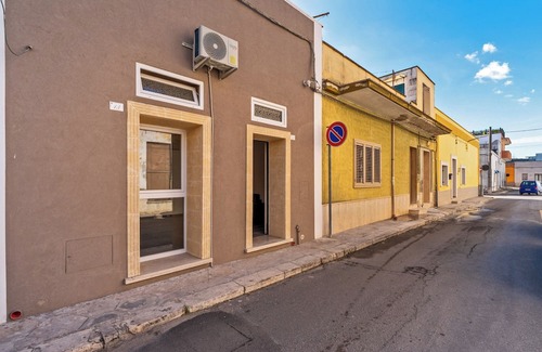 San Pancrazio Salentino Casa | Holiday Home 'Luxury Suite Salento' with Wi-Fi and Air Conditioning