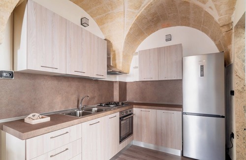 San Pancrazio Salentino Casa | Holiday Home 'Luxury Suite Salento' with Wi-Fi and Air Conditioning