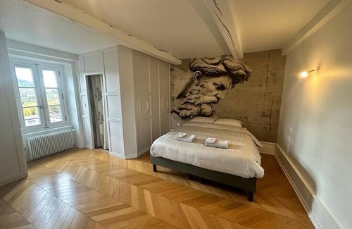 Pont-du-Chateau Otro | Suite Royale au Château du Serpolet
