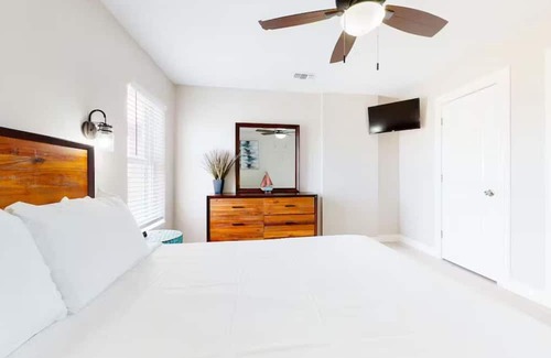 Port Isabel Condominio | Beautiful Waterfront Getaway with Docks!