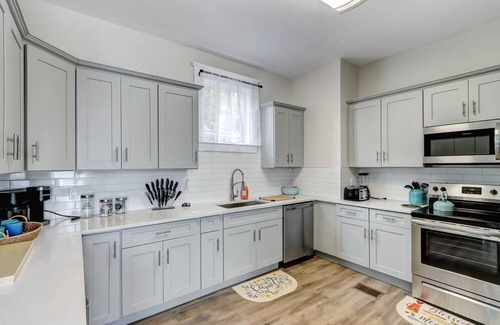 Urban Core Cabaña | Sleeps 11, 9 beds