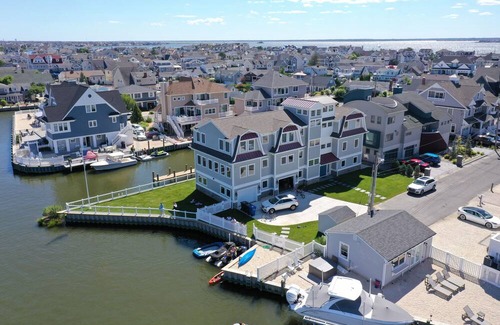 Mantoloking Casa | JUNE RENTAL - New Construction Home On Bay - Minutes From Beach!
