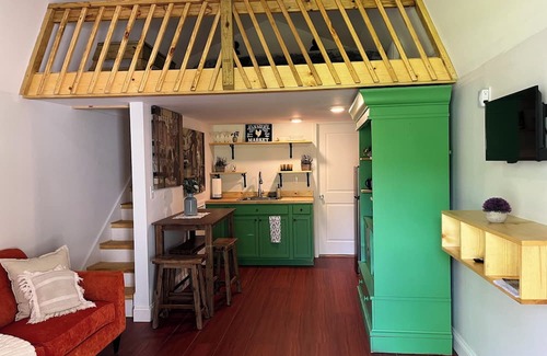 Knoxville Cabina | Beautiful Tiny House perfect for small families.