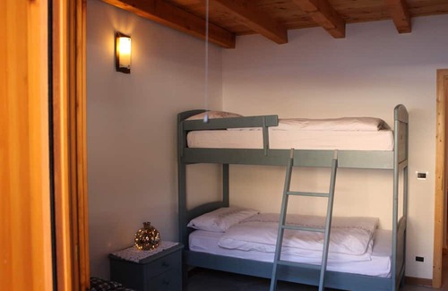 Forgaria nel Friuli Chalet De Esquí | Cozy cabin surrounded by nature.