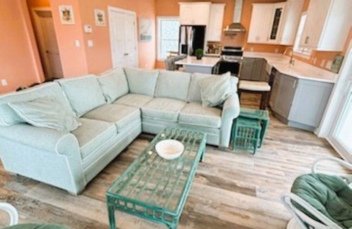 North Wildwood Apartamento | EXPANSIVE DECKS AND BREATHTAKING BAY VIEWS!! 3bed/1.5bath