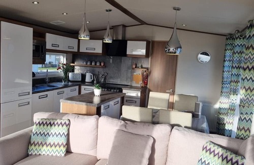 New Forest District Cabina | Stunning Seaside Lodge Nr New Forest 2 bed
