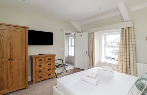 Wark Cabaña | HADRIAN SUITE, family friendly, with a garden in Wark