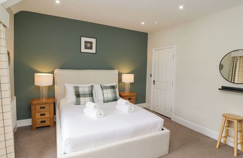 Wark Cabaña | HADRIAN SUITE, family friendly, with a garden in Wark