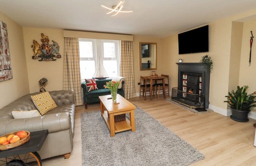 Wark Cabaña | CHESTER SUITE, pet friendly, with open fire in Wark
