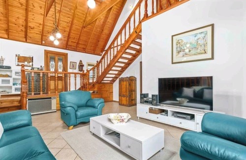South Nowra Casa | Tranquillity awaits, close to Jervis Bay beaches
