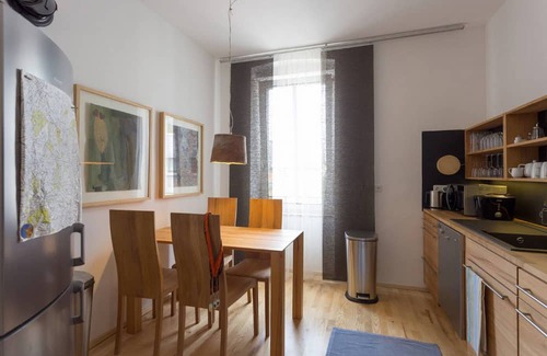 Kueps Casa | Modern Appartement met Wifi