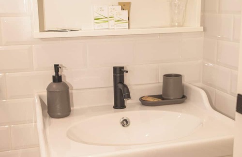 Stadera Apartamento | Modern and Stylish Two-room Apartment - Iconic Milan House Navigli