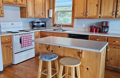 Prince County Cabaña | Three Bedroom Ocean View Cottage in Kildare PEI