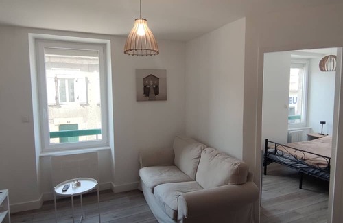 Saint-Renan Apartamento | Complete accommodation for 2 people, independent access, separate bedroom.
