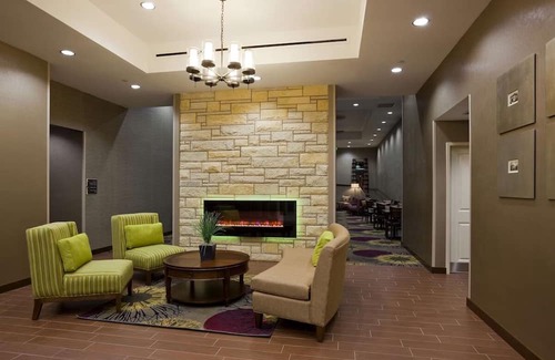 Kutzky Park Casa | Enjoy our Spacious Suites with Fully Equipped Kitchen and a Free Hot Breakfast!