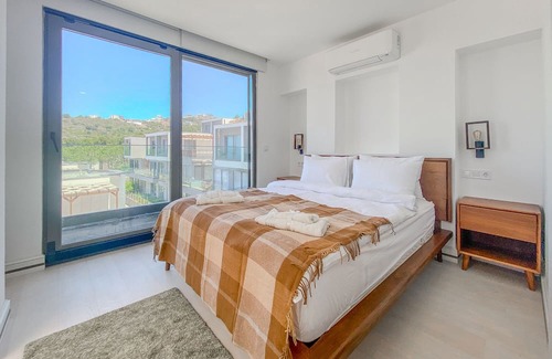 Bogazici Villa | Sea View House w Balcony 3 min to Beach in Milas