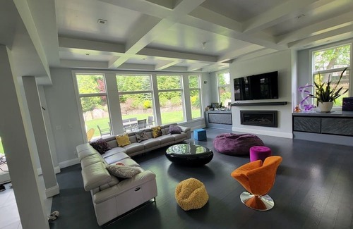 Bergenfield Casa | Huge Modern open layout 7 Br 4.5 bath entertaining home