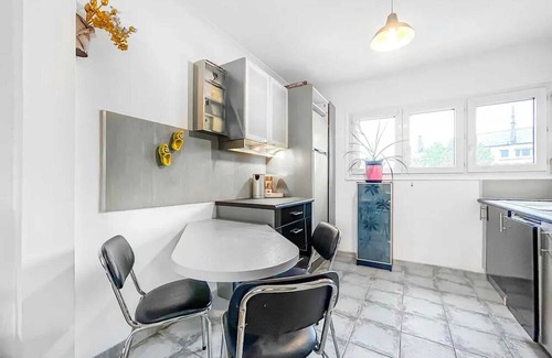 Saint-Herblain Casa | Homerez - Beautiful house for 5 ppl. with garden and balcony at Saint-Herblain