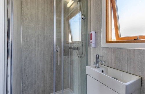 Stenalees Casa | New Dawn - One Bedroom House, Sleeps 2