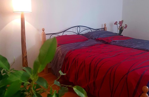 Untere Au Apartamento | City Vibes & Riverside Retreat: Best of Both Worlds in Central Munich!