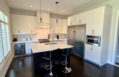 Stoney Creek Casa | Executive Lakeview Home