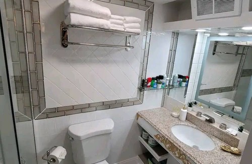 Reading Casa | Two blocks away from Santana Arena in the heart of the city of Reading