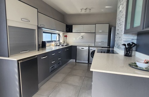 Mossel Bay Casa | 85th On Wigget, Apartment unit 10 with private plunge pool and seaview